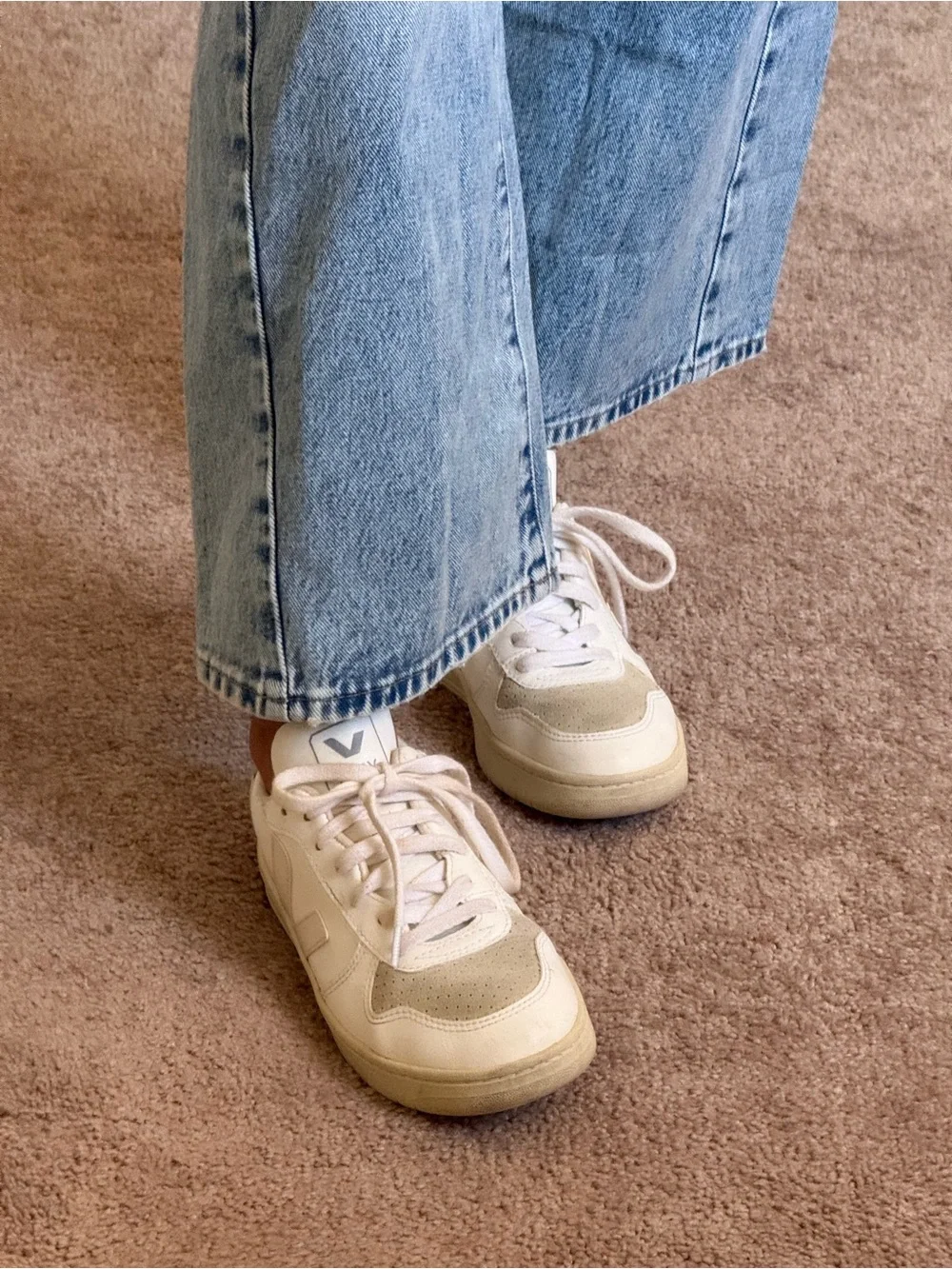 Veja white sneaker - Picture 9 of 9